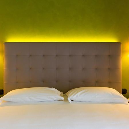 Hotel Al Campanile - Luxury Suites & Apartments Baveno Dış mekan fotoğraf