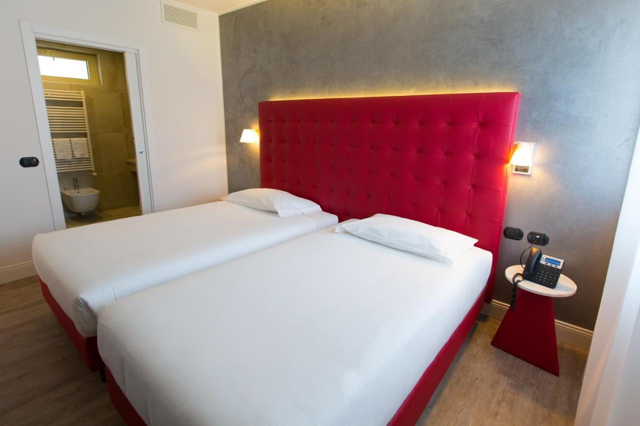 Hotel Al Campanile - Luxury Suites & Apartments Baveno Dış mekan fotoğraf