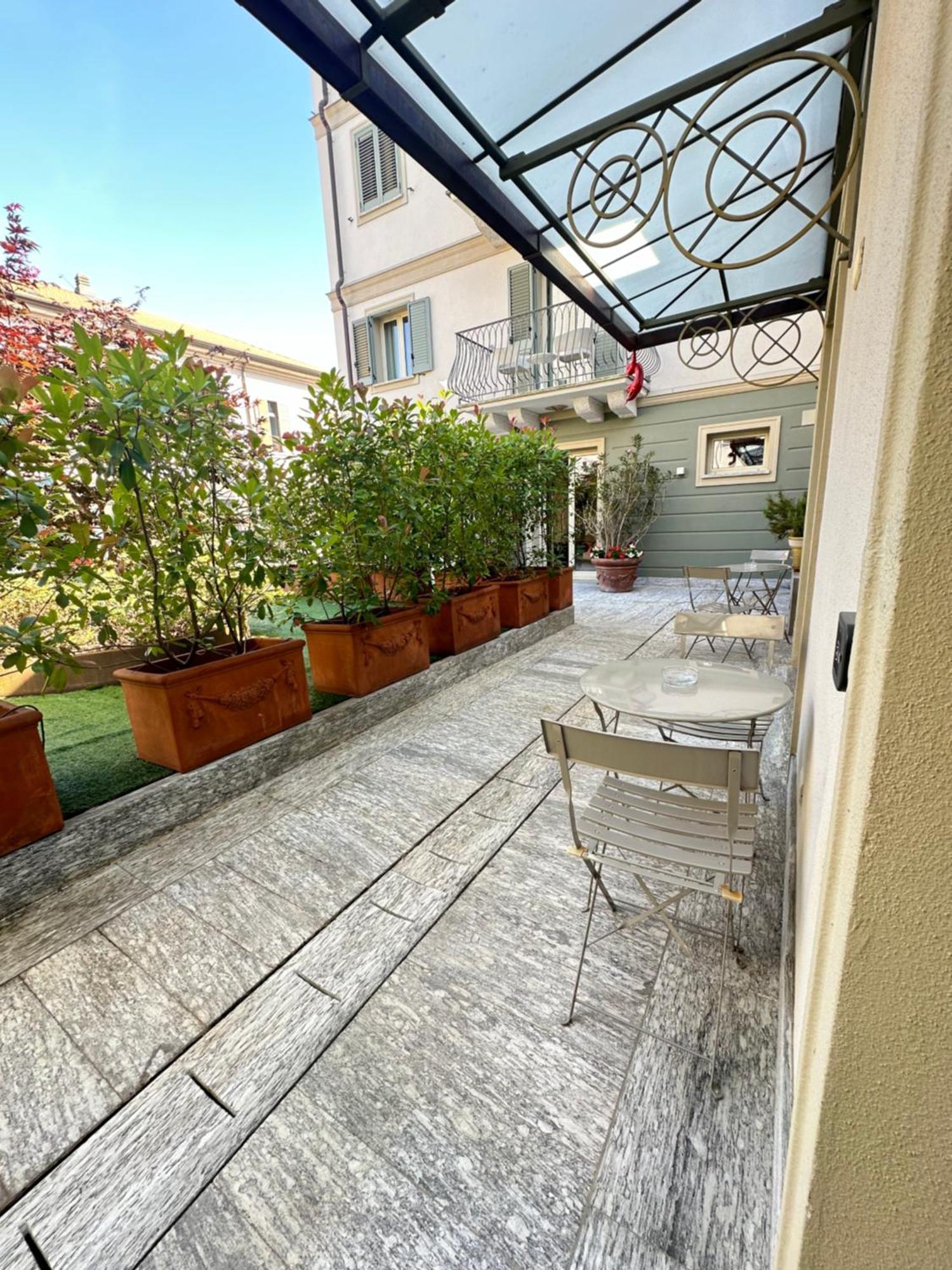 Hotel Al Campanile - Luxury Suites & Apartments Baveno Dış mekan fotoğraf