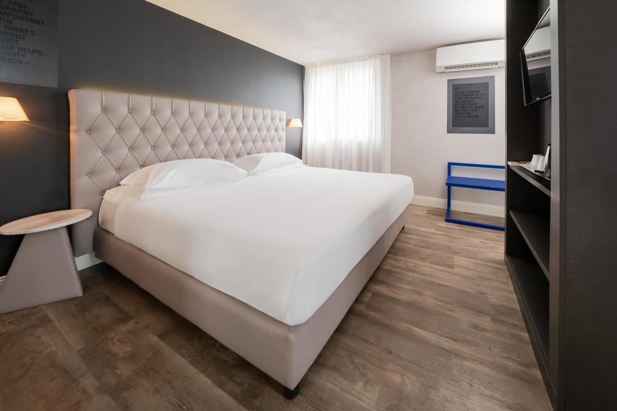 Hotel Al Campanile - Luxury Suites & Apartments Baveno Dış mekan fotoğraf