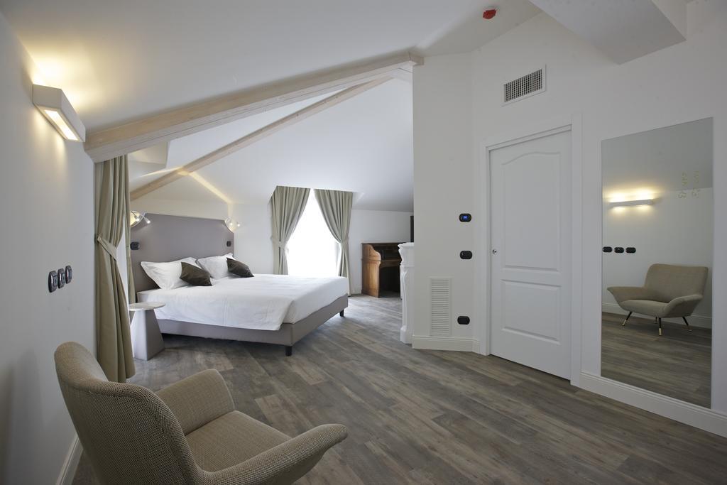 Hotel Al Campanile - Luxury Suites & Apartments Baveno Dış mekan fotoğraf