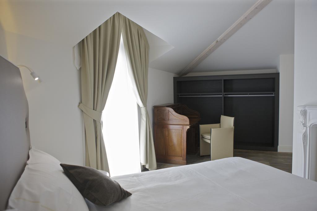 Hotel Al Campanile - Luxury Suites & Apartments Baveno Dış mekan fotoğraf