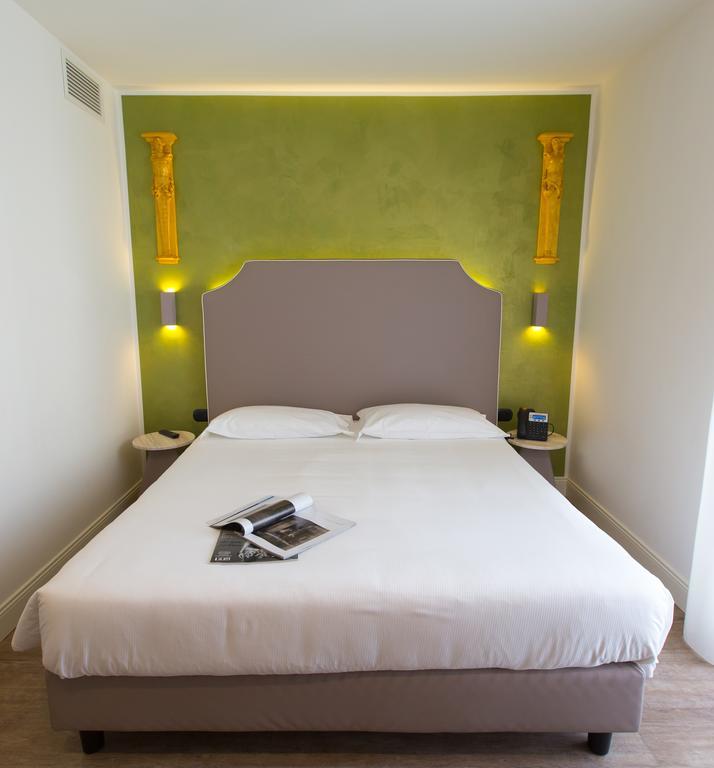Hotel Al Campanile - Luxury Suites & Apartments Baveno Dış mekan fotoğraf