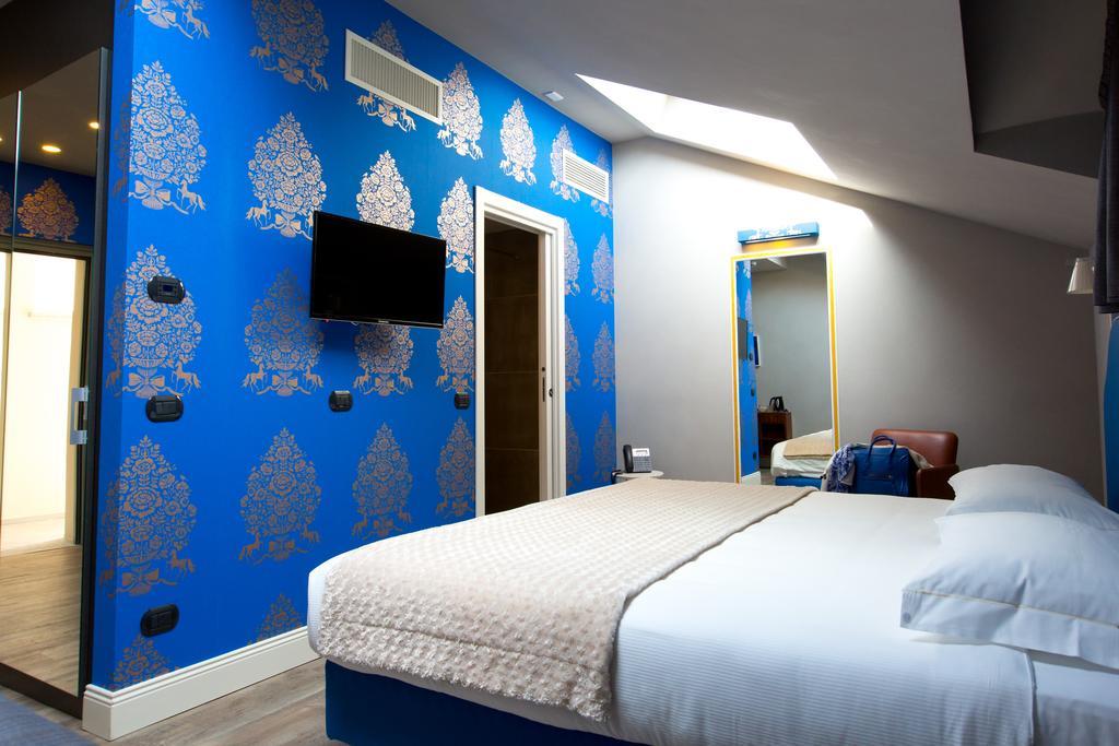 Hotel Al Campanile - Luxury Suites & Apartments Baveno Dış mekan fotoğraf