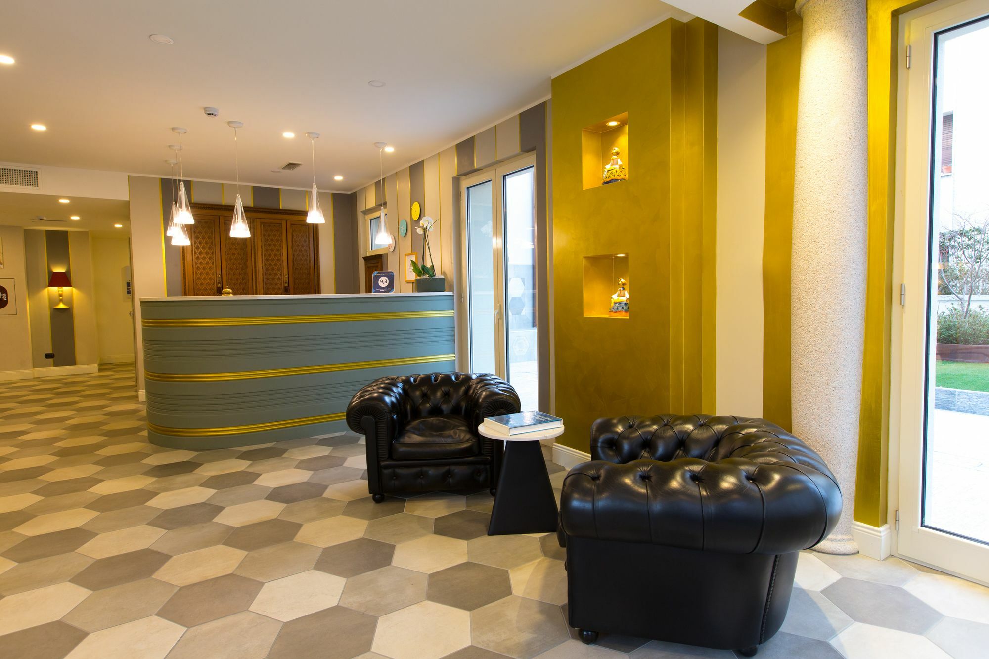 Hotel Al Campanile - Luxury Suites & Apartments Baveno Dış mekan fotoğraf